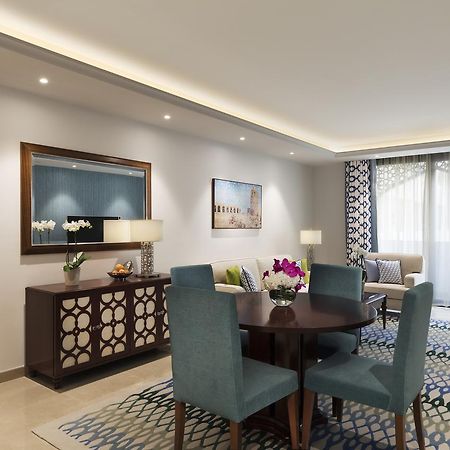 Al Najada Doha Hotel Apartments By Oaks Esterno foto