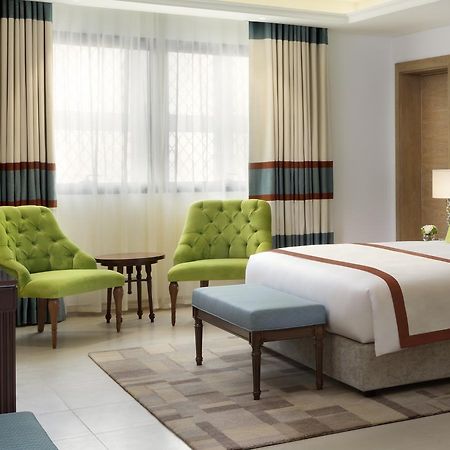 Al Najada Doha Hotel Apartments By Oaks Esterno foto