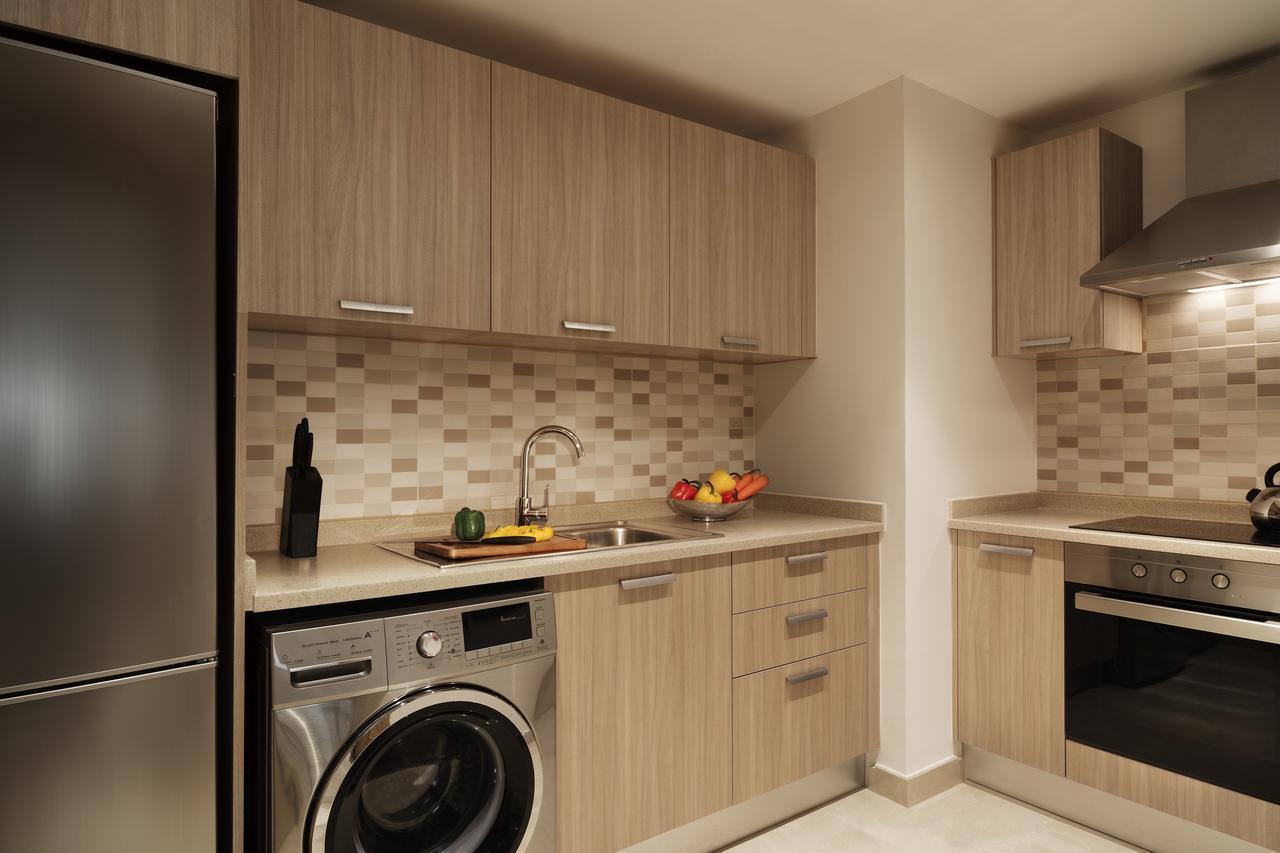 Al Najada Doha Hotel Apartments By Oaks Esterno foto