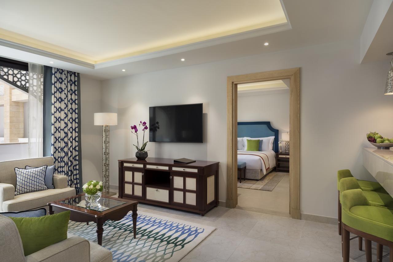 Al Najada Doha Hotel Apartments By Oaks Esterno foto